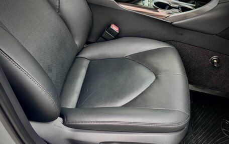 Toyota Camry, 2019 год, 3 550 000 рублей, 13 фотография