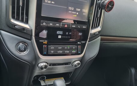 Toyota Land Cruiser 200, 2015 год, 4 600 000 рублей, 9 фотография