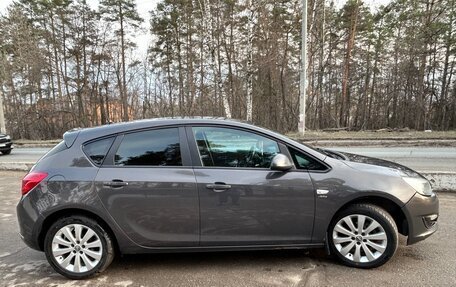Opel Astra J, 2013 год, 890 000 рублей, 11 фотография