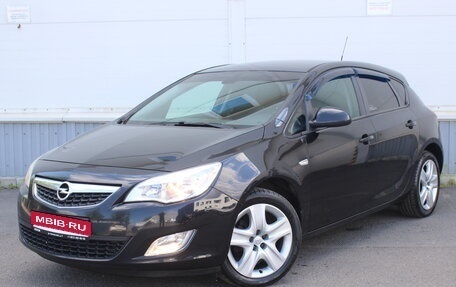Opel Astra J, 2010 год, 785 000 рублей, 1 фотография