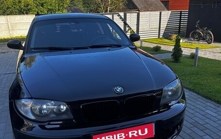 BMW 1 серия, 2008 год, 720 000 рублей, 1 фотография