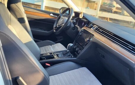 Volkswagen Passat B8 рестайлинг, 2019 год, 2 670 000 рублей, 7 фотография