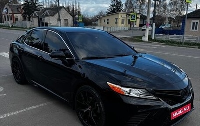 Toyota Camry, 2018 год, 2 850 000 рублей, 1 фотография