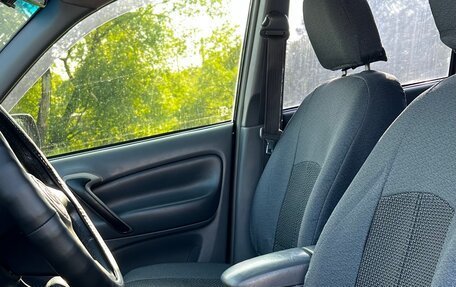 Toyota RAV4, 2001 год, 700 000 рублей, 10 фотография