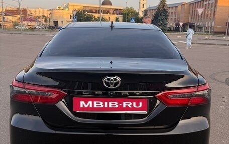 Toyota Camry, 2019 год, 3 200 000 рублей, 6 фотография