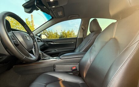 Toyota Camry, 2019 год, 3 200 000 рублей, 12 фотография