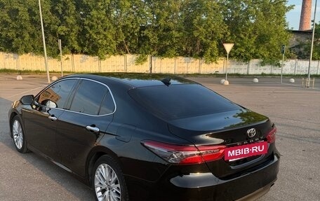 Toyota Camry, 2019 год, 3 200 000 рублей, 7 фотография