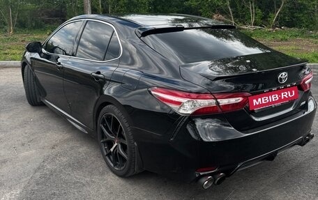Toyota Camry, 2018 год, 2 850 000 рублей, 8 фотография