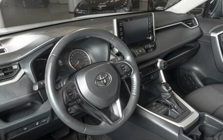 Toyota RAV4, 2021 год, 3 фотография