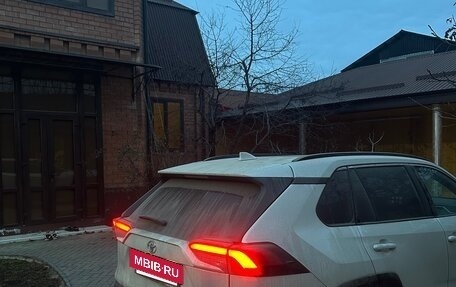 Toyota RAV4, 2023 год, 3 000 000 рублей, 9 фотография