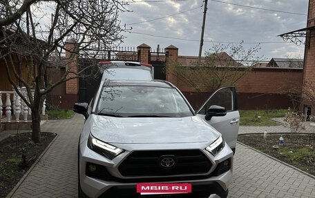 Toyota RAV4, 2023 год, 3 000 000 рублей, 3 фотография