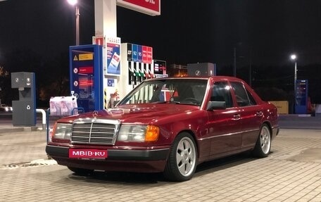 Mercedes-Benz W124, 1990 год, 438 000 рублей, 1 фотография