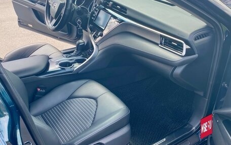 Toyota Camry, 2018 год, 2 190 000 рублей, 12 фотография