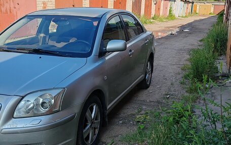 Toyota Avensis III рестайлинг, 2004 год, 550 000 рублей, 3 фотография