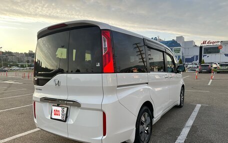 Honda Stepwgn IV, 2016 год, 2 200 000 рублей, 6 фотография