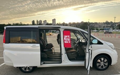 Honda Stepwgn IV, 2016 год, 2 200 000 рублей, 13 фотография