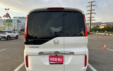 Honda Stepwgn IV, 2016 год, 2 200 000 рублей, 5 фотография