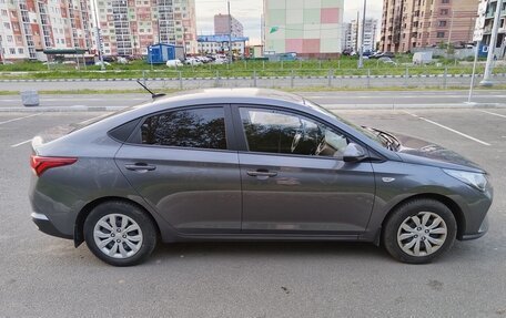 Hyundai Solaris II рестайлинг, 2022 год, 1 250 000 рублей, 10 фотография