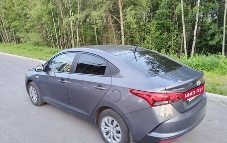 Hyundai Solaris II рестайлинг, 2022 год, 1 250 000 рублей, 13 фотография