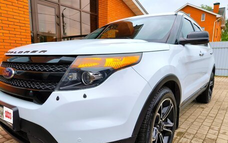 Ford Explorer VI, 2013 год, 1 900 000 рублей, 3 фотография