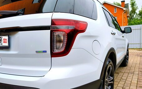Ford Explorer VI, 2013 год, 1 900 000 рублей, 8 фотография