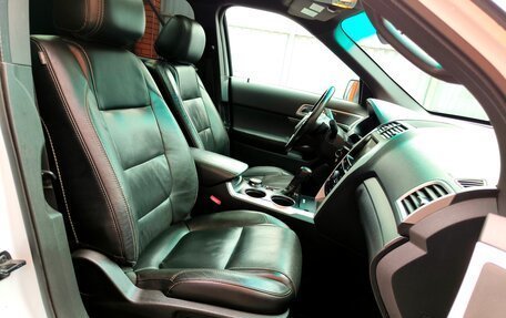 Ford Explorer VI, 2013 год, 1 900 000 рублей, 15 фотография