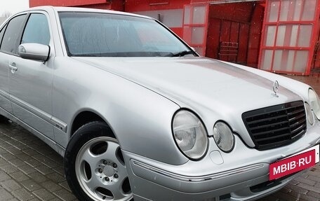 Mercedes-Benz E-Класс, 2000 год, 580 000 рублей, 4 фотография