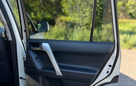 Toyota Land Cruiser Prado 150 рестайлинг 2, 2017 год, 5 150 000 рублей, 9 фотография
