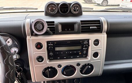 Toyota FJ Cruiser, 2021 год, 6 150 000 рублей, 13 фотография