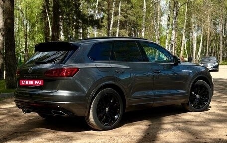 Volkswagen Touareg III, 2019 год, 8 350 000 рублей, 7 фотография