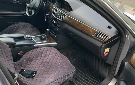 Mercedes-Benz E-Класс, 2011 год, 1 280 000 рублей, 7 фотография
