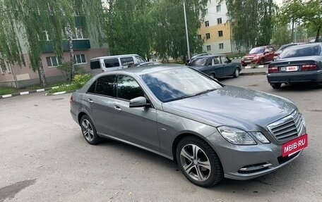 Mercedes-Benz E-Класс, 2011 год, 1 280 000 рублей, 2 фотография