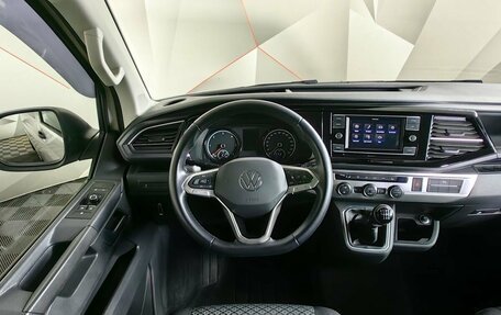 Volkswagen Multivan T6 рестайлинг, 2021 год, 5 100 000 рублей, 20 фотография