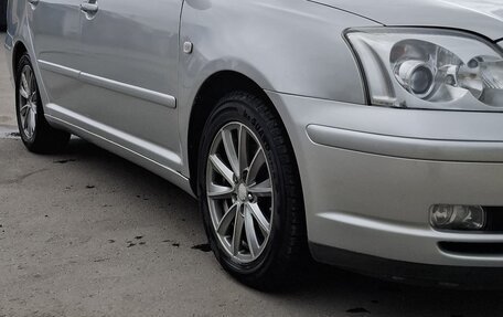 Toyota Avensis III рестайлинг, 2003 год, 800 000 рублей, 4 фотография