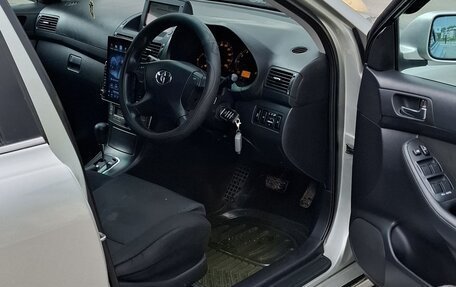 Toyota Avensis III рестайлинг, 2003 год, 800 000 рублей, 9 фотография