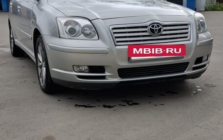 Toyota Avensis III рестайлинг, 2003 год, 800 000 рублей, 19 фотография