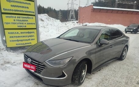 Hyundai Sonata VIII, 2020 год, 2 380 000 рублей, 2 фотография