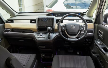 Honda Freed II, 2017 год, 1 680 000 рублей, 6 фотография