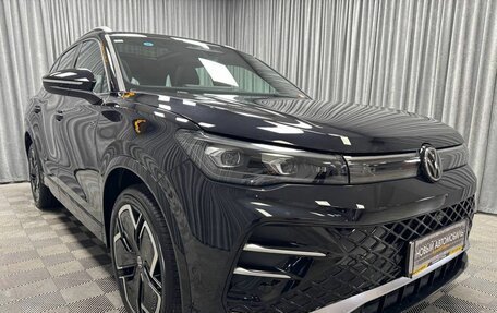 Volkswagen Tiguan, 2024 год, 4 495 000 рублей, 3 фотография