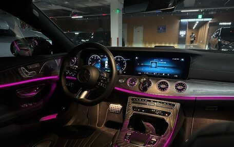 Mercedes-Benz CLS, 2022 год, 6 200 000 рублей, 7 фотография