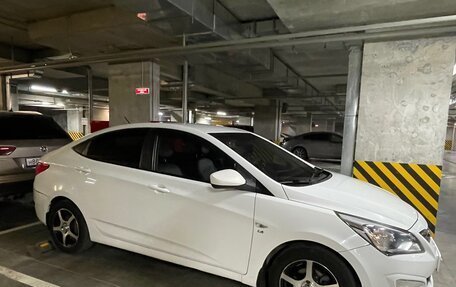 Hyundai Solaris II рестайлинг, 2016 год, 820 000 рублей, 3 фотография