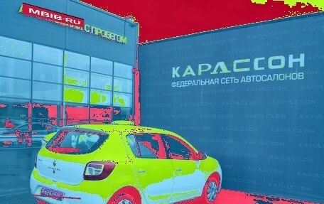 Renault Sandero II рестайлинг, 2015 год, 750 000 рублей, 2 фотография