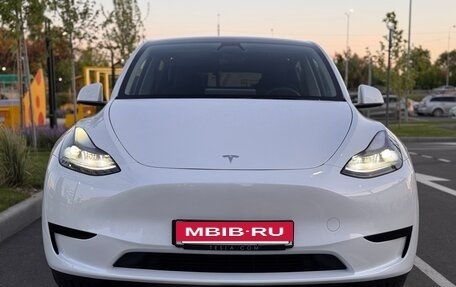 Tesla Model Y I, 2023 год, 3 980 000 рублей, 2 фотография
