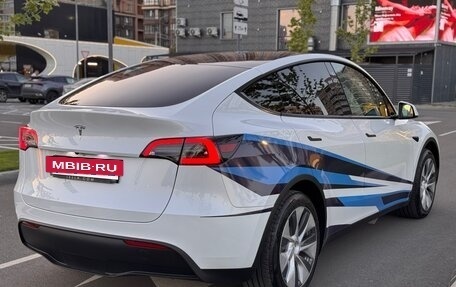 Tesla Model Y I, 2023 год, 3 980 000 рублей, 3 фотография