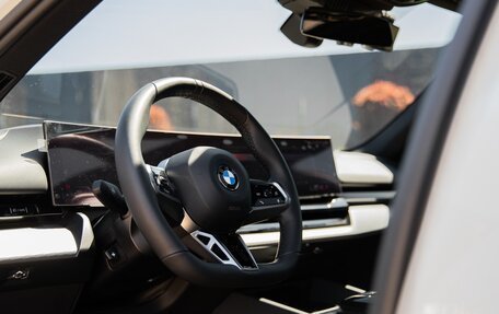 BMW 5 серия, 2024 год, 6 890 000 рублей, 12 фотография