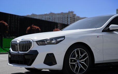 BMW 5 серия, 2024 год, 6 890 000 рублей, 11 фотография