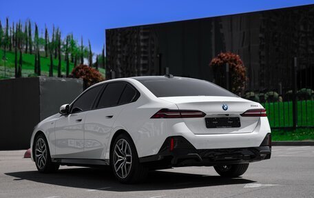 BMW 5 серия, 2024 год, 6 890 000 рублей, 9 фотография