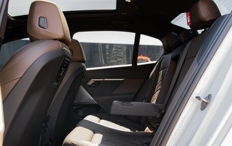 BMW 5 серия, 2024 год, 6 890 000 рублей, 30 фотография