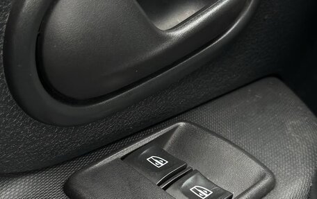 Renault Logan II, 2018 год, 870 000 рублей, 6 фотография