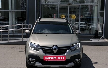 Renault Logan II, 2019 год, 1 209 000 рублей, 2 фотография